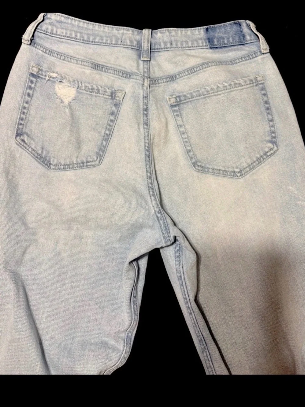 Hollister Light Wash Ultra High-Rise Mom Jeans - Picture 6 of 6